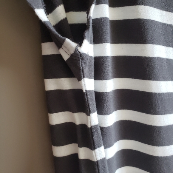 GAP Charcoal & White Stripe Muscle Tee Med Mariner Stripe - Picture 6 of 14